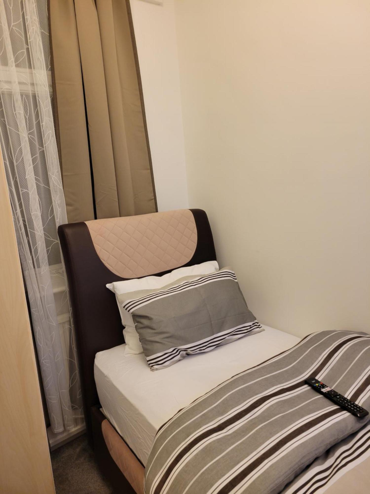 A Single Cosy In 4 Bedroom Homestay *